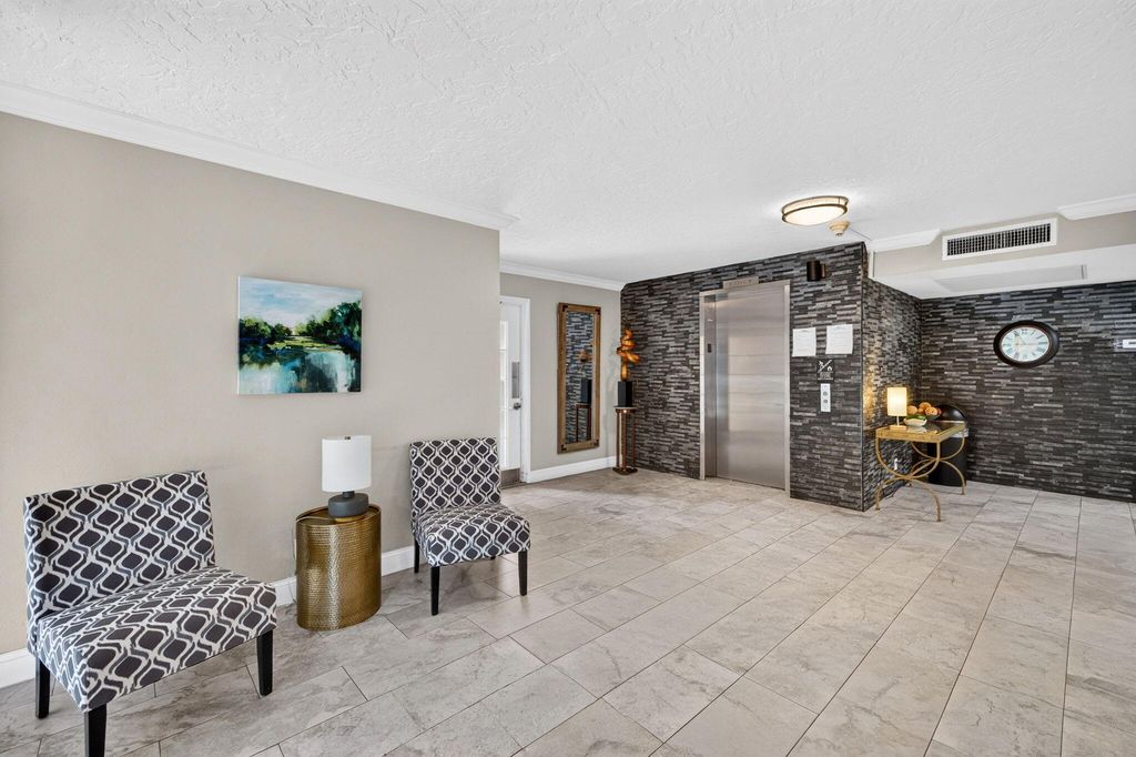 2601 S COURSE Drive #403, photo 6