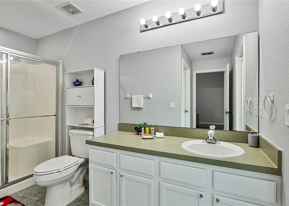 1st image of 325 Reserve Dr #325