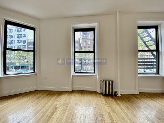 4th image of 161 W 106th St Unit 25