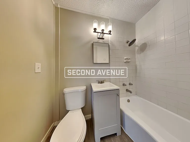 472 W 65th St — Photo 13
