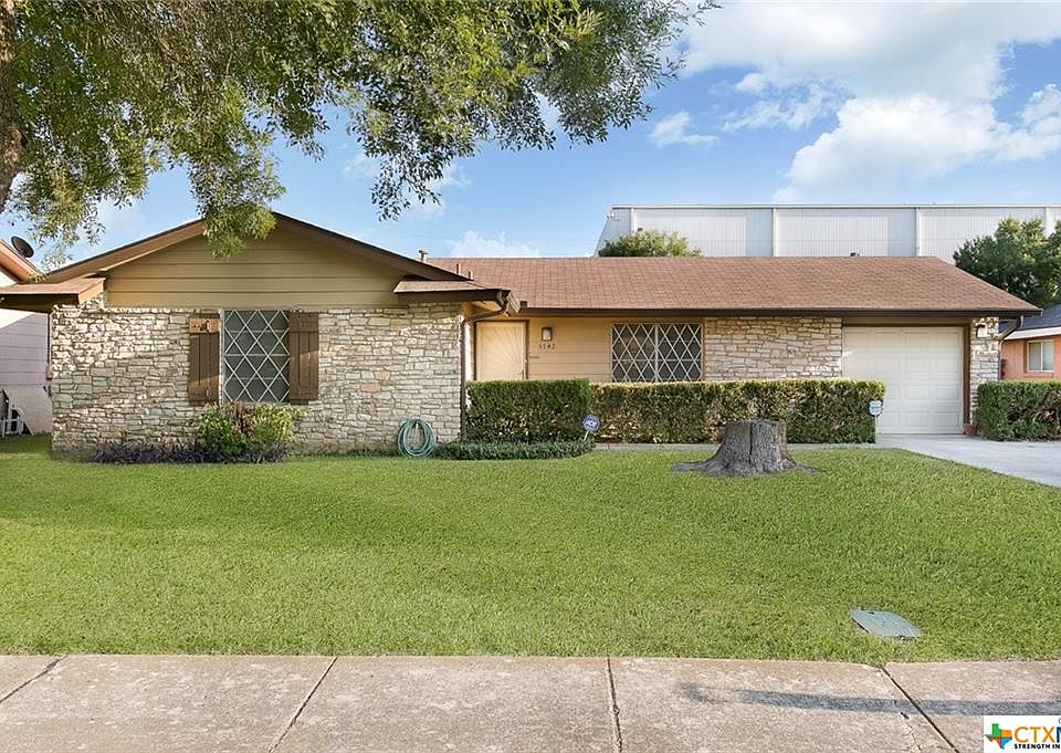 1st image of 5142 Village Row