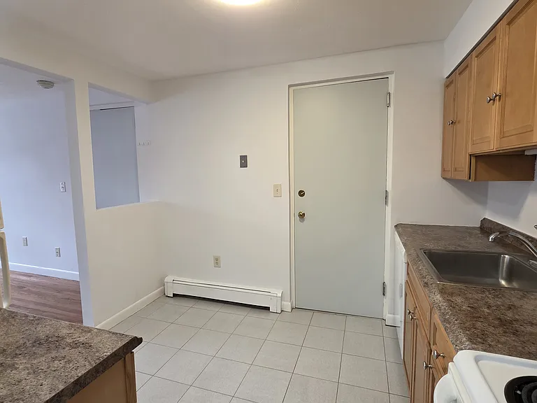 65 Miller St #A4 — Photo 7