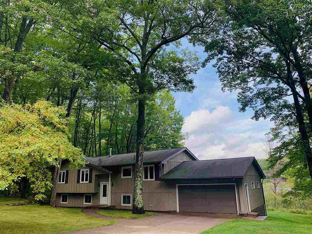 W8845 Lakeview Dr, Iron Mountain, MI 49801 Zillow