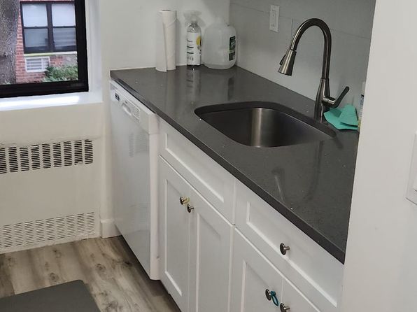 30 Middleneck Rd APT 2D