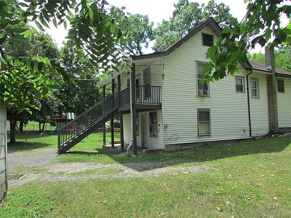 3rd image of 32 Duncan Ave
