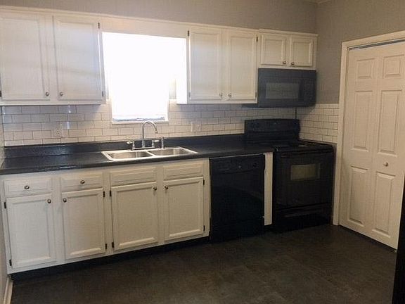 3rd image of 113 Oglewood Ave
