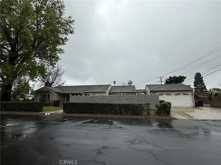 110 Santa Ynez Dr — Photo 2