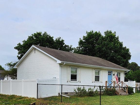 5th image of 423 Cypress St