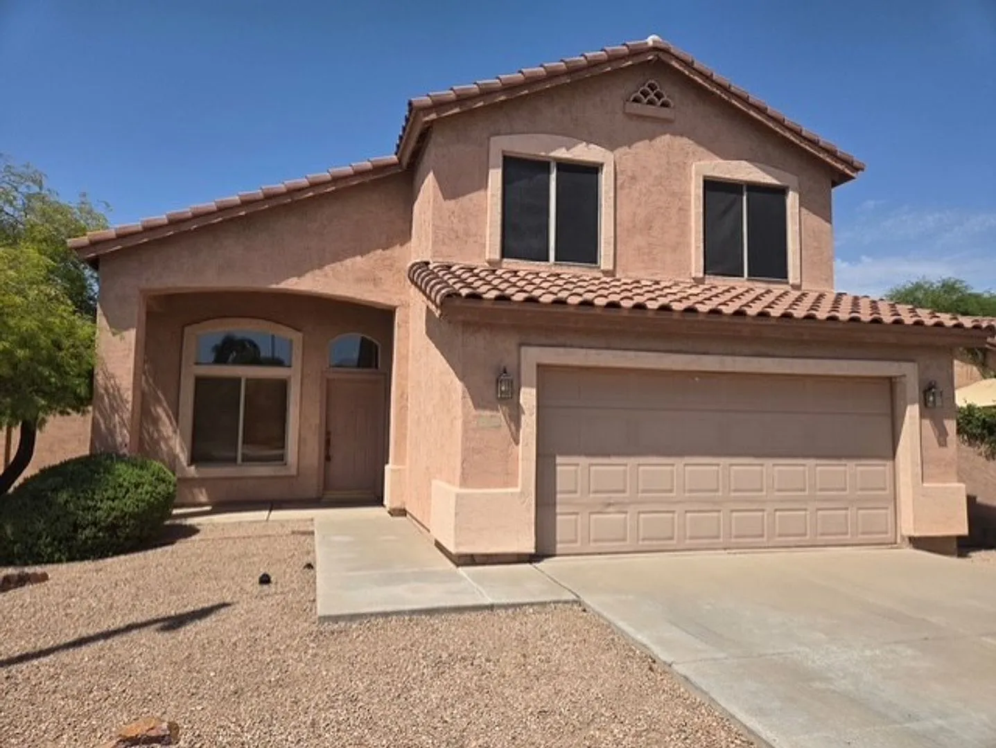 Lovely 4 Bedroom With 3 Full Bath Home In Gilbert 2146 Sq Ft Excellent Location — Photo 1