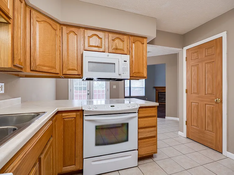 2043 Pine Forest Dr — Photo 24