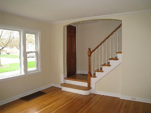 4th image of 1629 Broadway St
