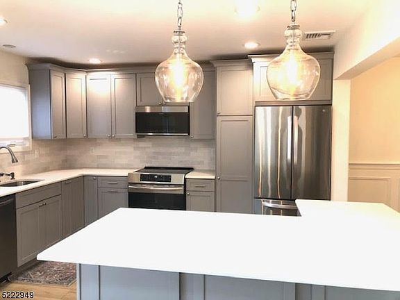 4th image of 4 Domessina Ln #D