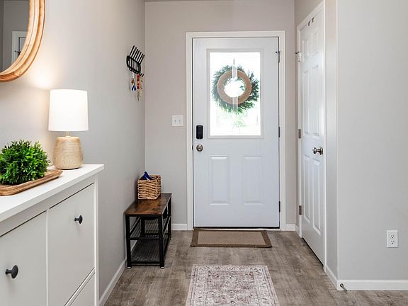 3rd image of 8040 Goldfinch Dr