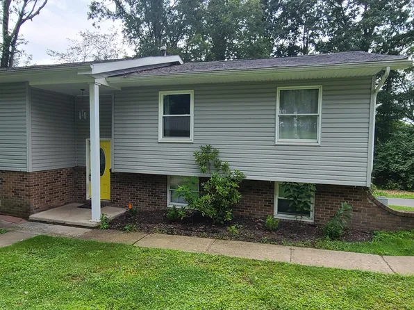 89 Charles St, Punxsutawney, PA 15767