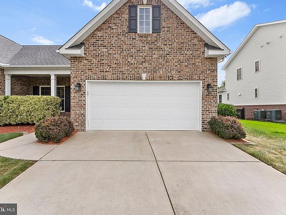 4th image of 114 Harold Ct