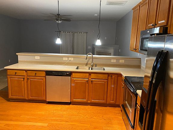 5th image of 52 Arbor Hill Pl