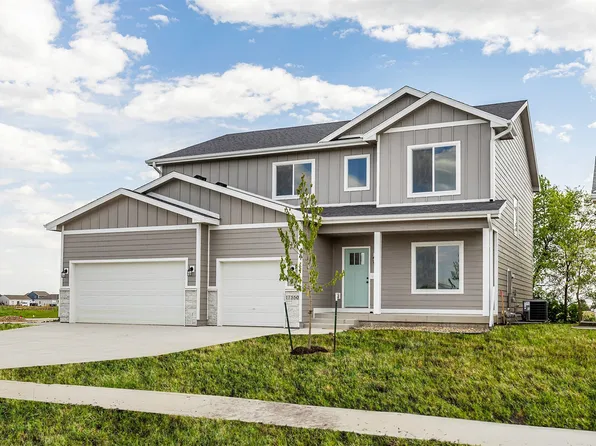 17550 Brookview Dr, Urbandale, IA 50322
