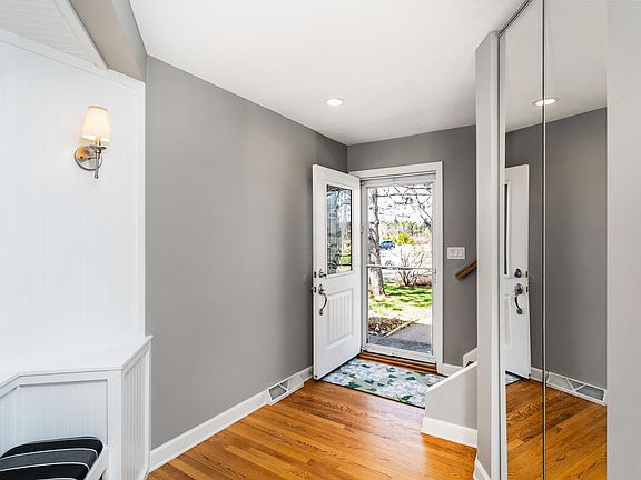 2nd image of 504 Madison Ave
