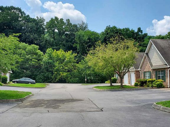 3rd image of 6516 Hickory Valley Way