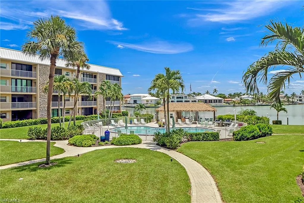 2 bed, 2.0 bath, 1113 sqft, $7,500 — Photo 1
