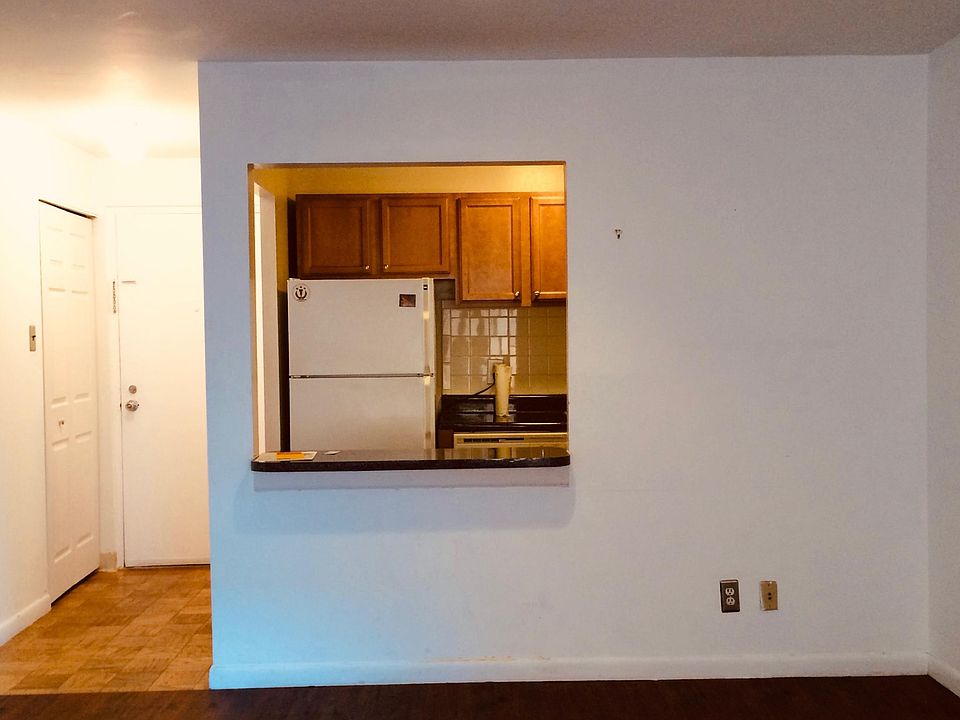 1st image of 3100 S Manchester St APT 409