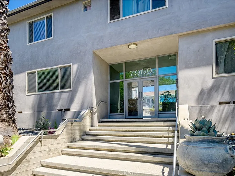 7969 Norton Ave #5 — Photo 3