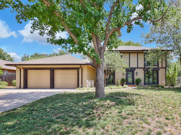 8455 E Stoneridge Ln, Wichita, KS 67206