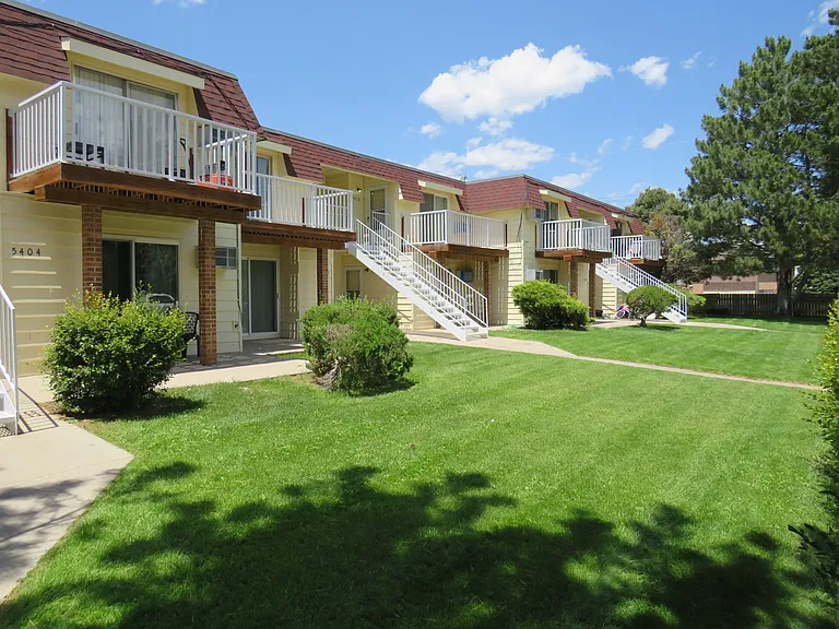 5402-5428 Weaver Rd — Photo 2