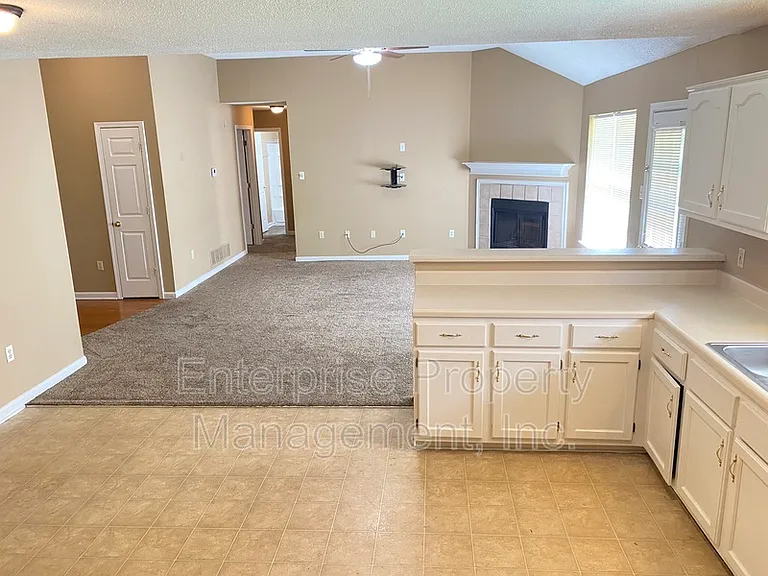 4444 Longtree Cv — Photo 13