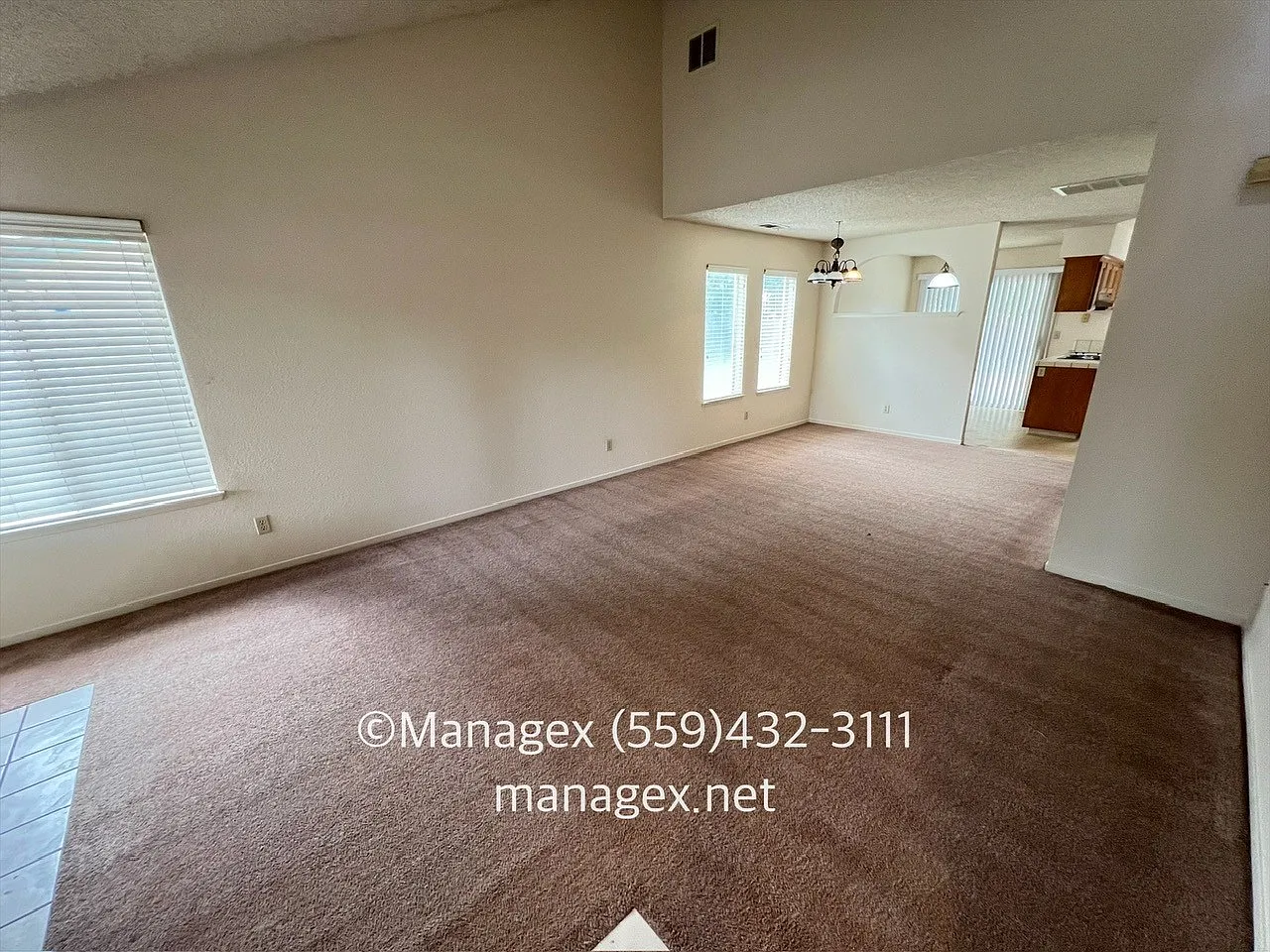 3 bed, 2.5 bath, 1408 sqft, $2,100 — Photo 2