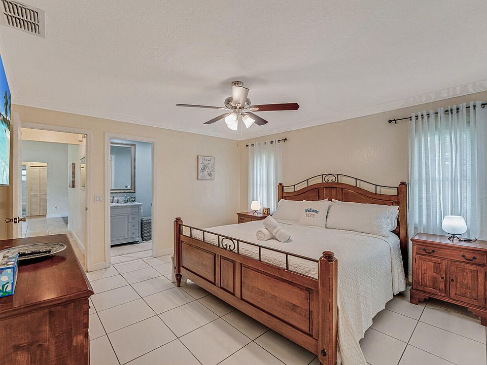1st image of 427 Las Palmas Street