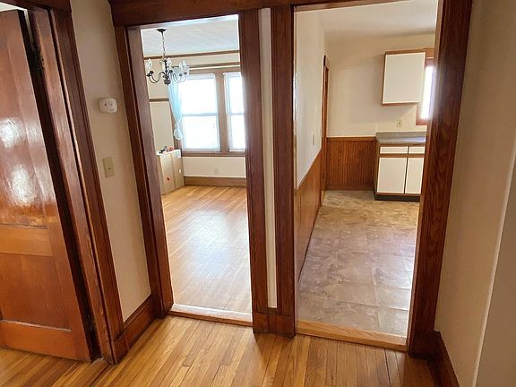5th image of 33 Glover Ave #1