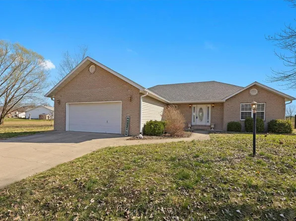 2214 Motel Rd, Highland, IL 62249