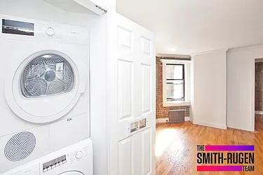 Rented by R New York