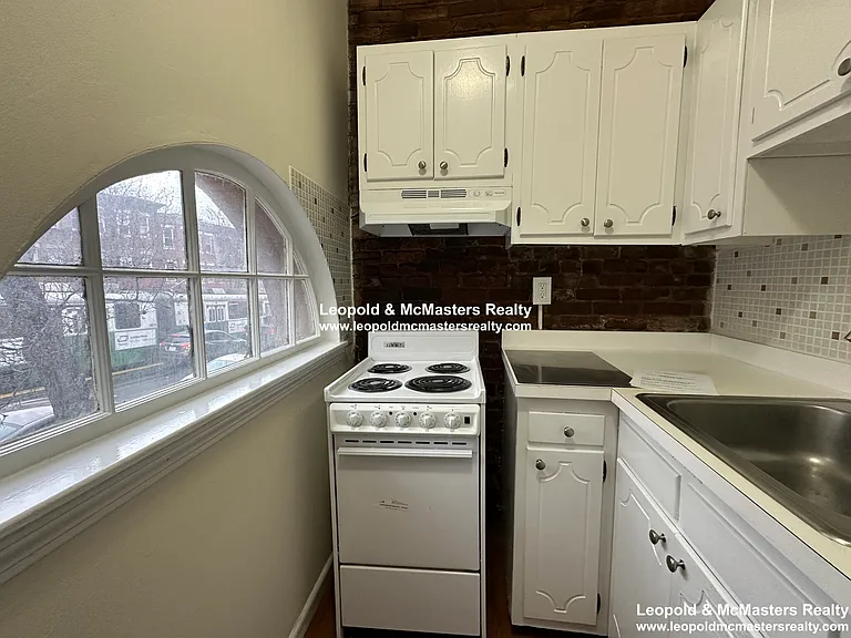 South Huntington Apartments — Photo 6
