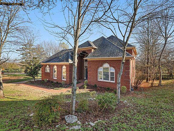3rd image of 109 Troon Ct