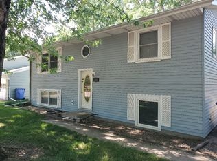 1006 Rice Dr, Vermillion, SD 57069