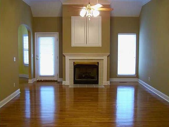4th image of 331 Horse Creek Dr