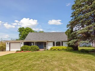 1696 W Fairview Rd, Freeport, IL 61032