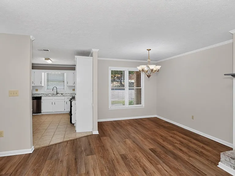 104 Montclair Dr — Photo 16