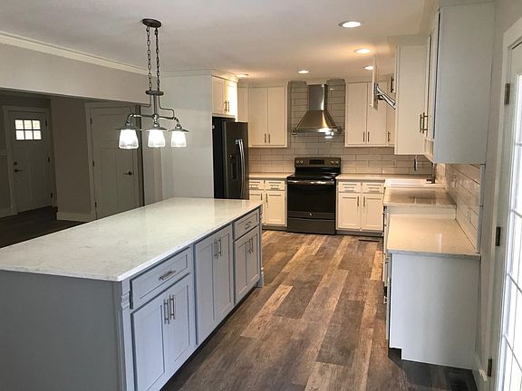 3rd image of 3385 Kanell Blvd