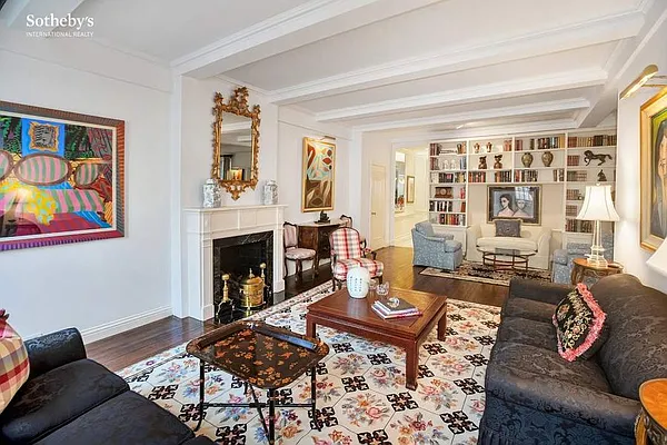 Sold by Sotheby's International Realty | media 14