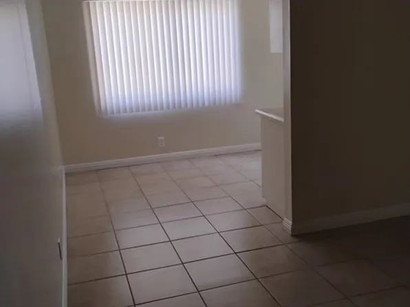 14652 Adams St APT 7, Midway City, CA 92655