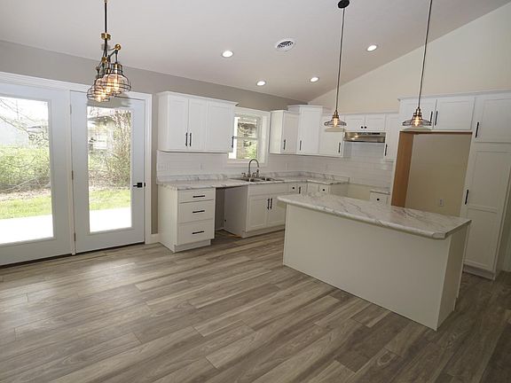 2nd image of 212 W Beechmont Ave Lot 32