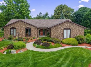3436 Wedgewood Dr, Rochester Hills, MI 48306