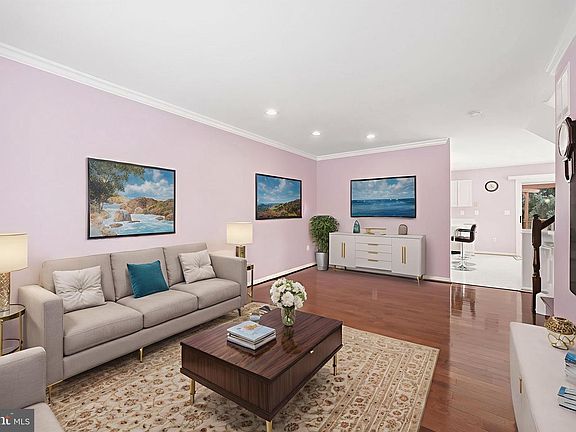 3rd image of 1 Rumsford Ct