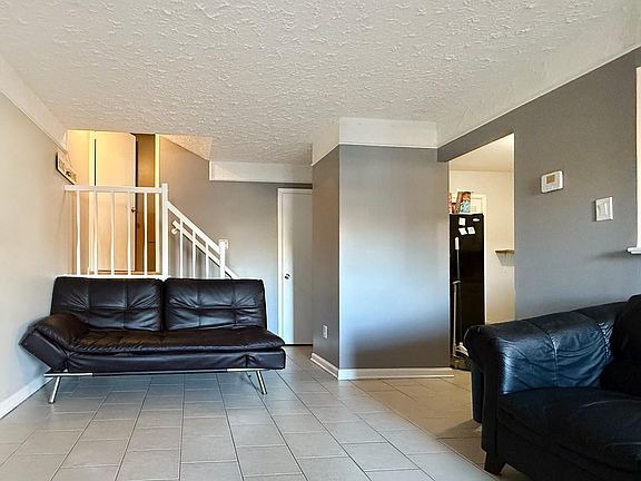 5th image of 3903 Woodhue Pl Suite 16