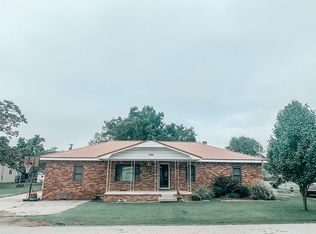 1005 S 2nd St, Quinton, OK 74561