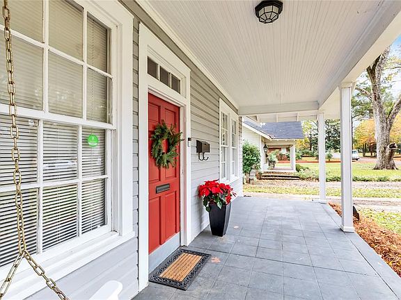 5th image of 3132 Woodley Ter
