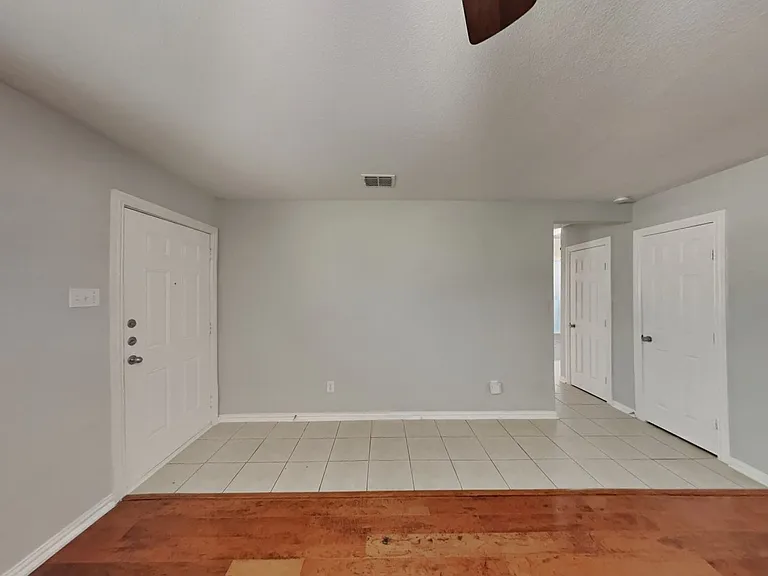 1838 Crooks Ct — Photo 23